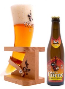 La Corne Blonde Com 5,9% de álcool, lupulada na medida certa! Disponivel em garrafas de 330ml. 