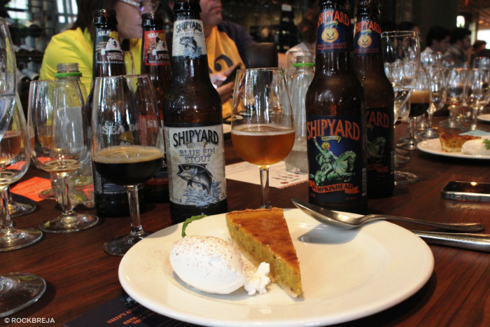 Torta de Abóbora e Canela - Shipyard Blue Fin Stout (Estilo: Irish Dry Stout / Teor Alcoólico: 4,7%) e Shipyard Pumpkinhead (Estilo: Herb Pumpkin Ale / Teor Alcoólico: 4,7%)